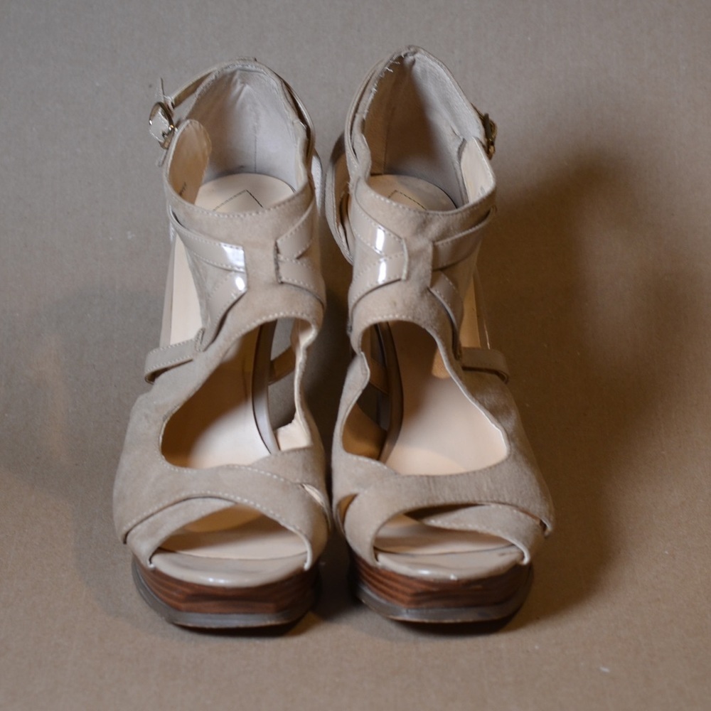 Guess Strappy Stiletto Sandals Womens 9.5 M Desta Cut Out Heels Brown Faux Suede - Picture 2 of 9